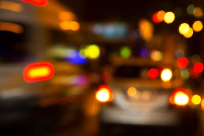 Arnhemse vrouw (34) rijdt voor de tweede keer in 4 jaar met alcohol op en ramt een bedrijfsbus