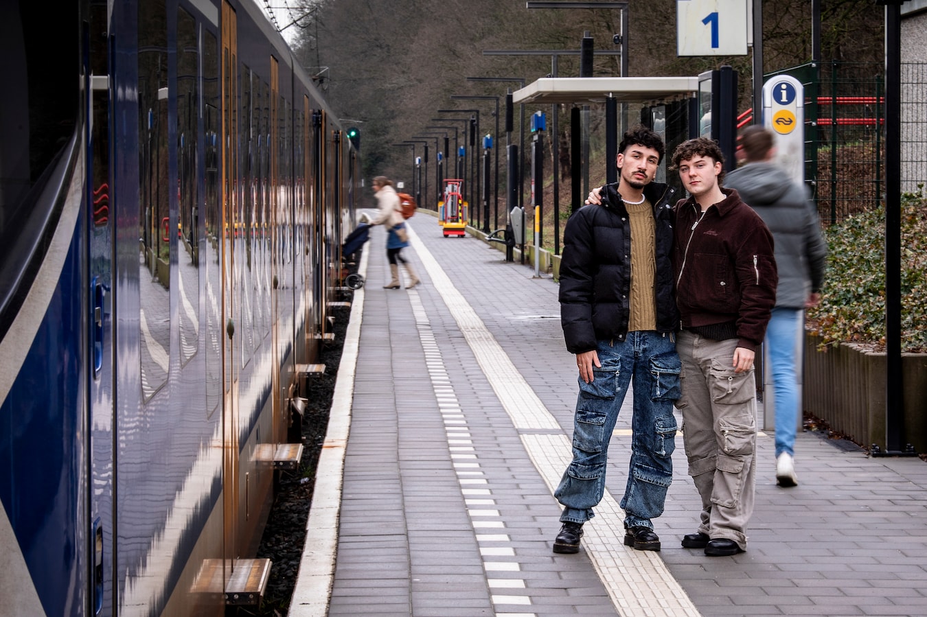 justin-21-en-esad-20-werden-een-halfuur-lang-uitgescholden-in-de