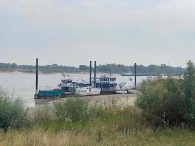Nog twee dagen wachten en dan durft veerbaas Bruno de overtocht weer aan