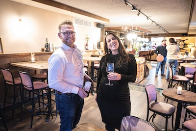 Jop en Anouk doen tijdens verbouwing van hun restaurant een bijzondere ontdekking onder een luik: ‘Trots op het resultaat’