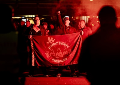 Demonstratie tegen azc loopt uit de hand: honden ingezet
