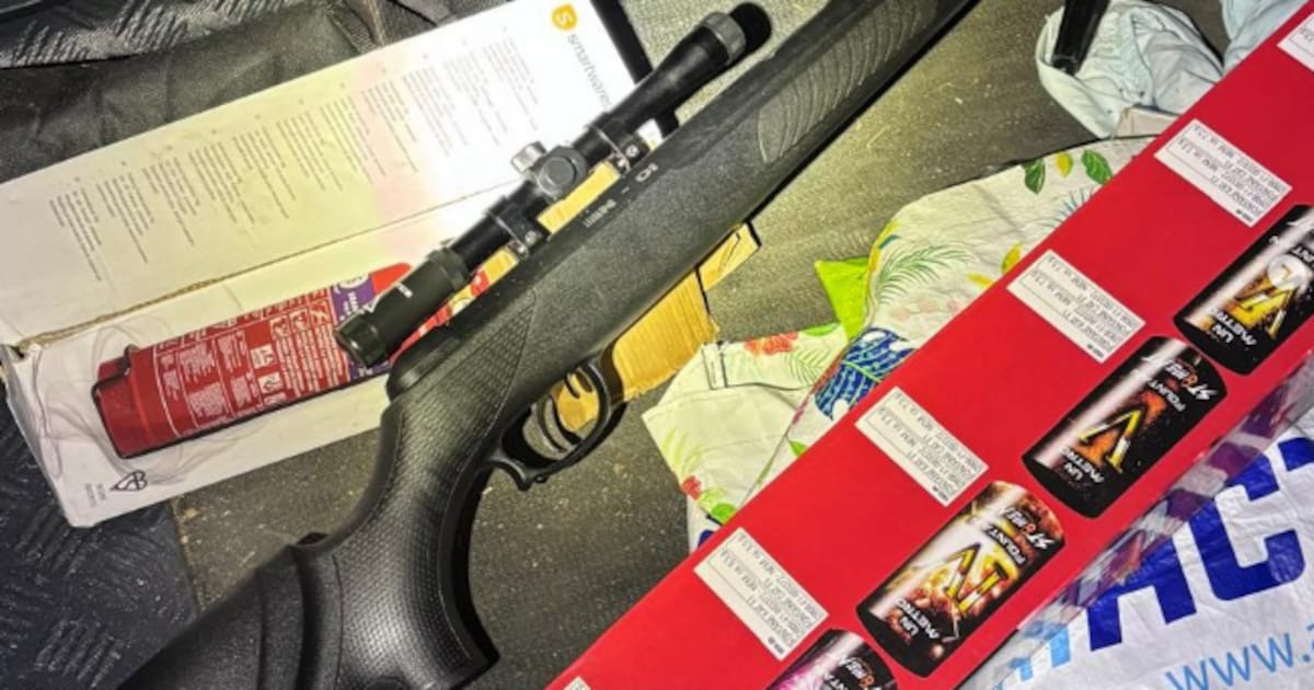 Is het een zaklamp of een stroomstootwapen? Marechaussee controleert bij militair oefenterrein