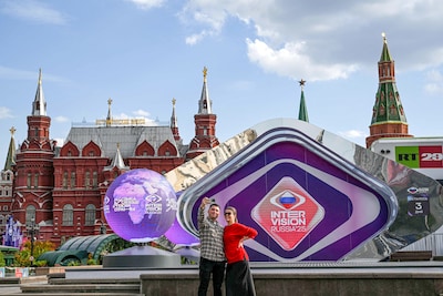 Nu Rusland nergens meer welkom is houdt Poetin zijn eigen songfestival, zonder ‘lhbti-flauwekul’