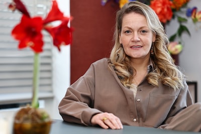 Anneloes werd misbruikt en daarna door haar streng gelovige familie weggezet als ‘ziek’: ‘Dat was de