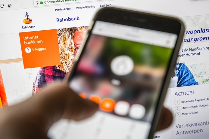 Rabobank paar uur onbereikbaar door storing: duizenden meldingen van ...