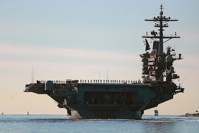 ‘Militairen overwegen overboord te springen van Amerikaans vliegdekschip na 250 dagen op zee’