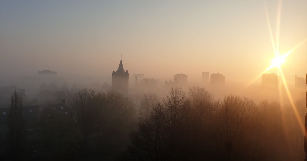Opklaringen en lokaal nevel of mist in Berkelland in de nacht