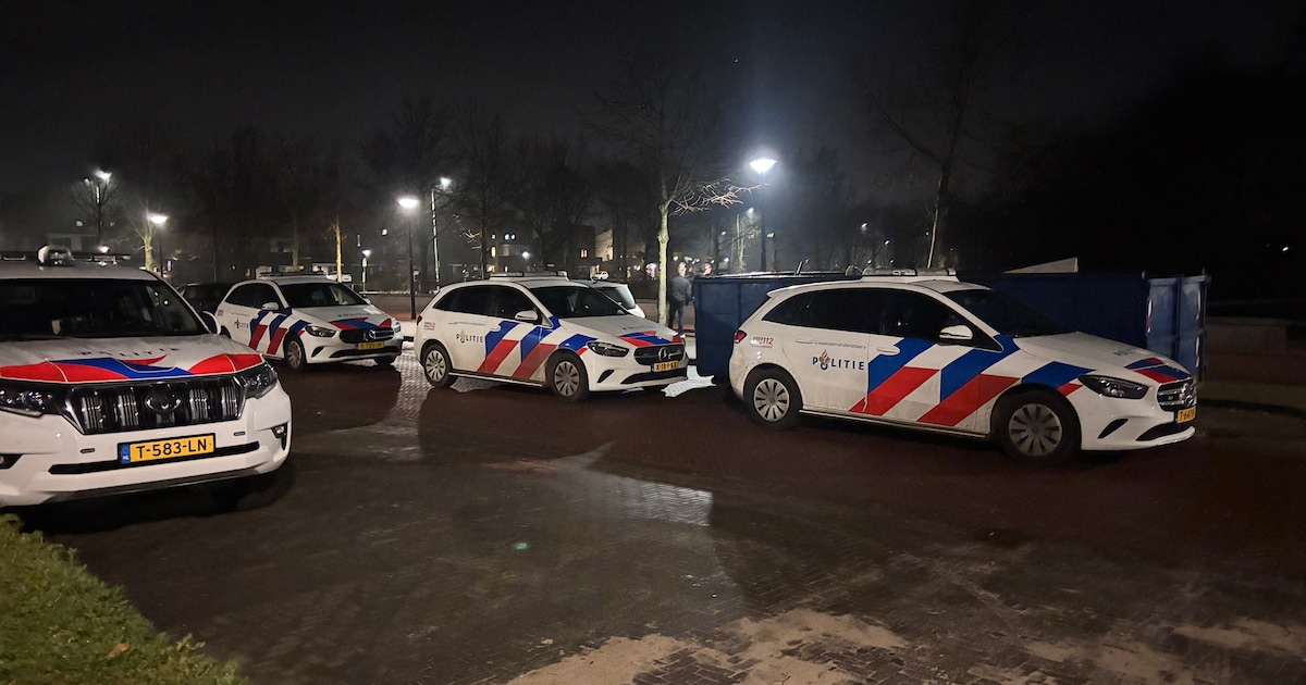 Schot klinkt bij woonwagenkamp, dan zetten agenten hele straat af: man aangehouden