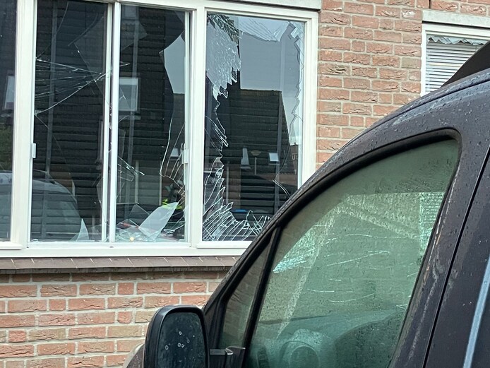 Waarom bij Farid en zijn buurvrouw de ruiten eruit knalden na explosie ...