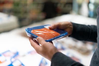 ‘Verantwoorde’ zalm met ASC-keurmerk lang niet altijd te vertrouwen: massasterfte bij kwekerijen