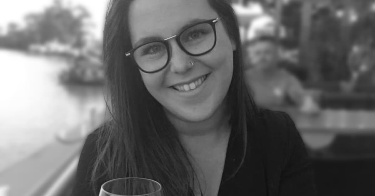 Fleur (28) leefde zoals ze graag wilde leven, maar toen sloeg het ...
