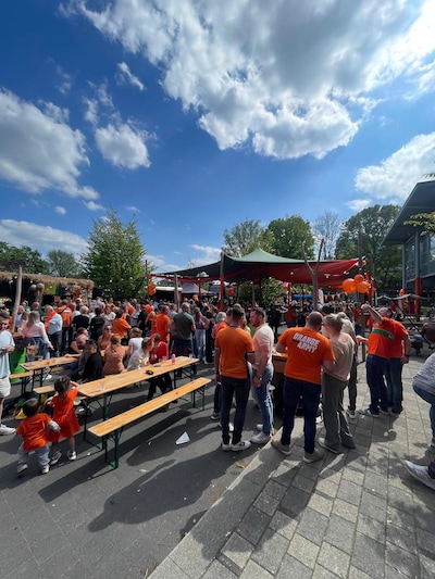 Koningsdag Wehl brengt traditie en muziek samen