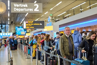 Beveiligers Schiphol in peiling: werkdruk torenhoog en veiligheid staat onder druk