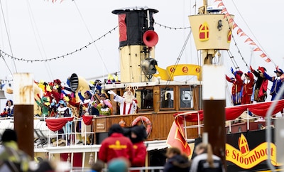 Honderden gezinnen druipen af bij intocht Sinterklaas: ‘Konden weinig zien’