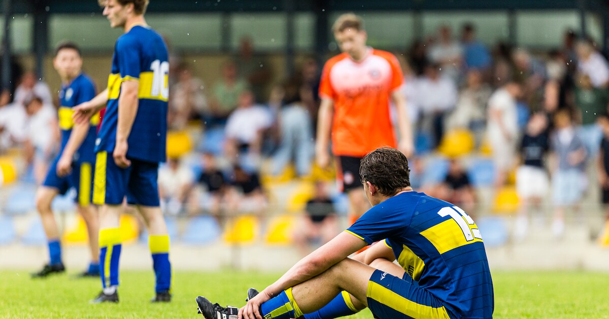 Het grote avontuur van de voetballers van Lochem is na één seizoen al ...