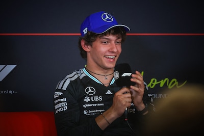 LIVE Formule 1 | Kimi Antonelli kijkt ondanks riante voorspr