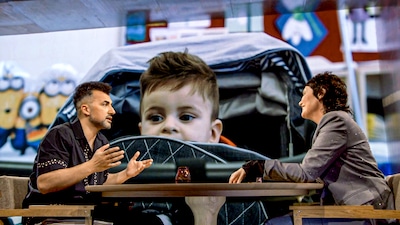 Iconisch interviewprogramma Zomergasten stopt na 37 jaar om bezuinigingen