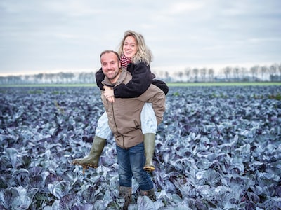 Roel bleef na Boer zoekt Vrouw alleen achter, nu viert hij kerst met Simone: ‘Ik vond je weer zó leuk’