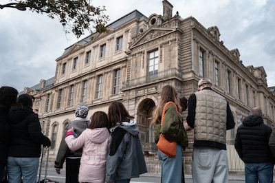 Hoe een haar in een motorhelm leidde tot de aanhouding bij de Louvre-roof