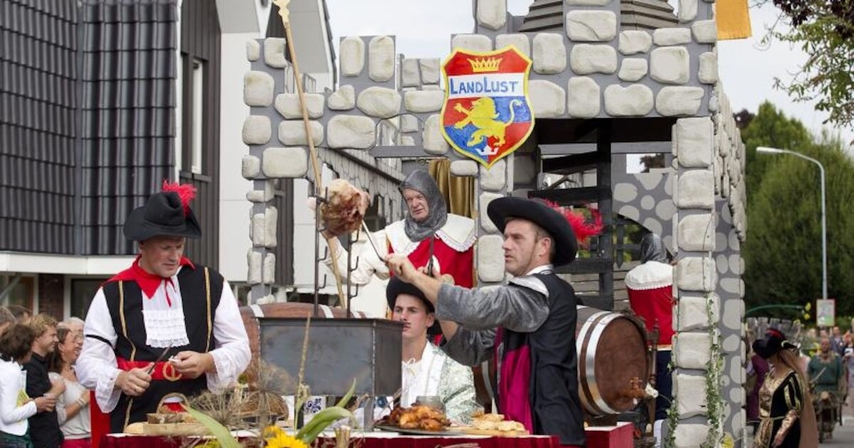 Kastanjelaan wint optocht kermis Steenderen