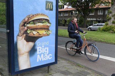 Reclame voor snoep of frisdrank straks verboden voor kinderen, maar waakhond is kritisch: ‘Schijnbeleid’