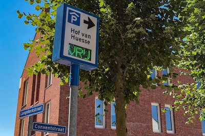 Bug zet gratis parkeergarage naast centrum Huissen op slot voor automobilisten: dit is de oplossing