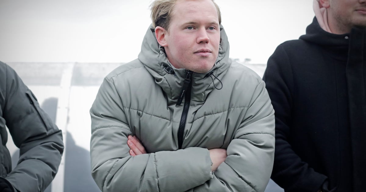 Pas na een uur meldt een échte vervanger van Teije Leenders zich ...