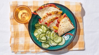 Wat Eten We Vandaag: Ovenquesadilla's met kipgehakt en komkommersla