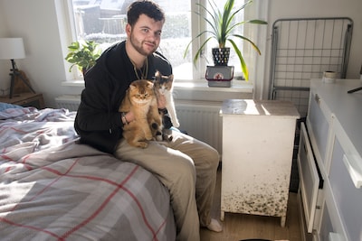 Eindelijk heeft Mike een eigen huis, nu loopt hij gillend weg: ‘Ben ziek van de schimmel’