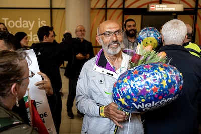 Activist Osman (63) keert terug na arrestatie door Israëlisch leger: ‘We zijn flink mishandeld’