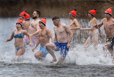 Wethouder is net begonnen, maar krijgt nu al ‘gele kaart’ voor waterplas. ‘Voor wat, hoort wat’