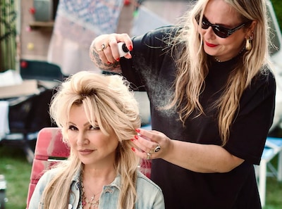 Jacqueline transformeert Tatjana tot Kees Flodder: ‘Klikte al bij de eerste ontmoeting’