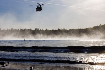 Brandweer volop bezig met nablussen bij ‘t Harde: twee Chinooks ingezet