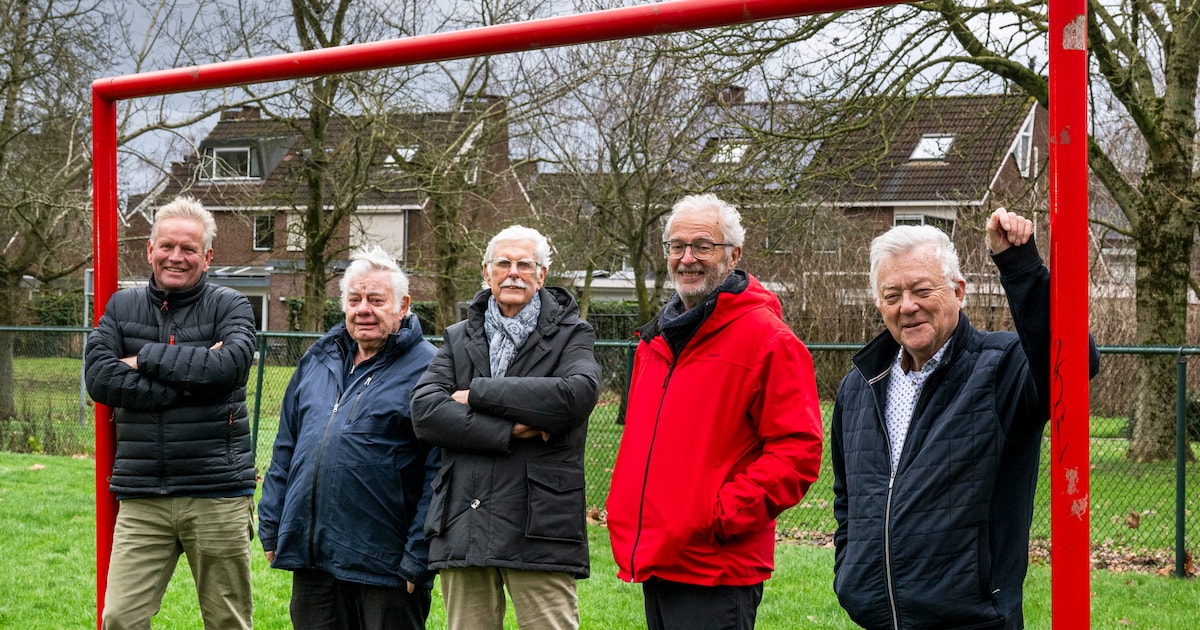Auteurs vertellen voor historische vereniging over sportgeschiedenis van Elst