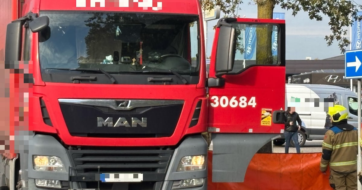 Fietsende man overleden door aanrijding met vrachtwagen.