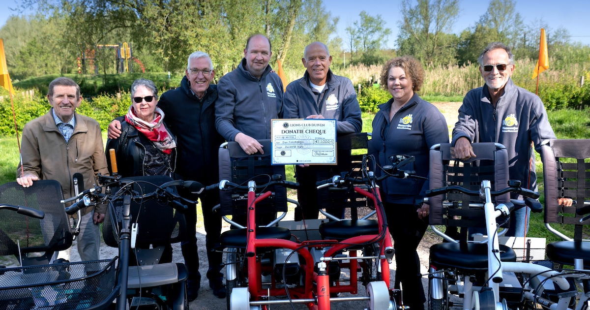 Duofietsmaatjes krijgen 1000 euro en Ina en Joke stappen door weer en wind door