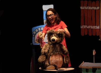 Kindervoorstelling over vriendschap tussen meisje en beer in Theater de Molen