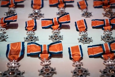 Lintjesregen daalt neer op zeven inwoners van Haaksbergen