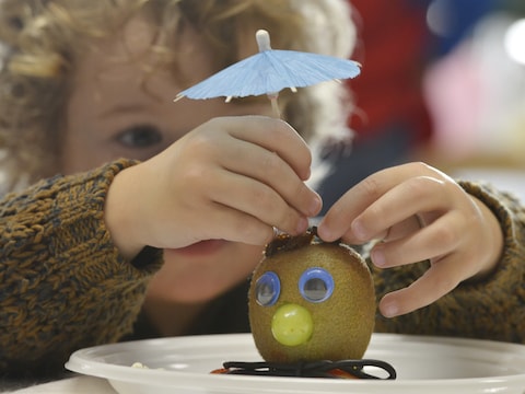 Kinderen mogen op steeds meer scholen niet meer trakteren, zelfs gezonde traktaties in de ban