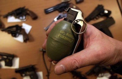 Vermoedelijke loopjongen van Taghi wacht jarenlange celstraf wegens bezit van vuurwapens en kilo’s c