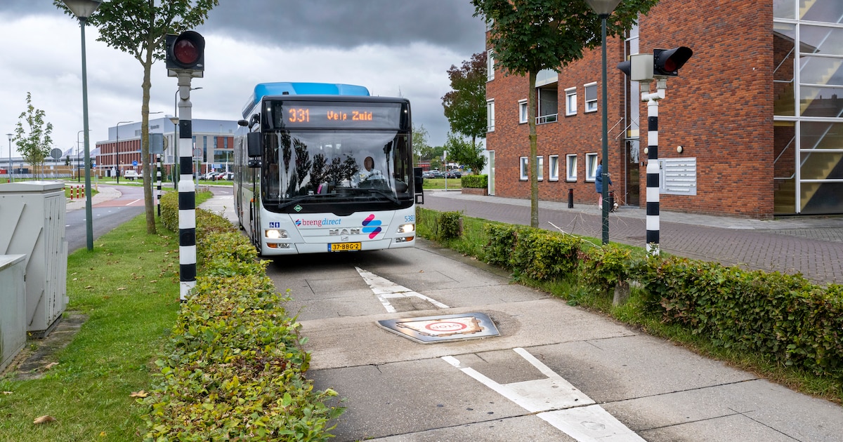 Ergernis over automobilisten die gebruikmaken van kapotte busbaan: ‘Het ...