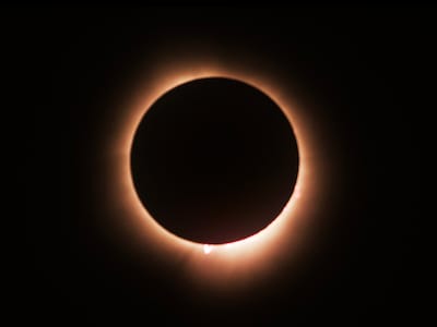 Zonsverduistering boven provincie Utrecht is begonnen: volg hier de laatste ontwikkelingen
