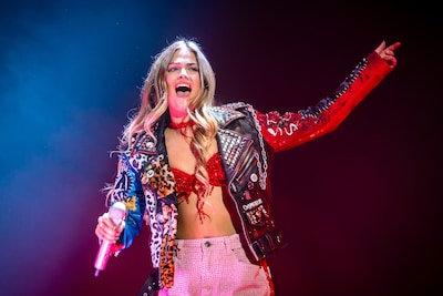 Fan hoort ‘irritante’ taalfout in nieuwe hit Roxy Dekker, dan reageert zij vrij fel