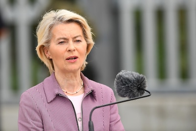 Vliegtuig Von der Leyen geland zonder elektronische navigatie, mogelijk door Russische cyberaanval