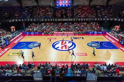 Basketbalclinic in Schadewijk met Heroes Den Bosch