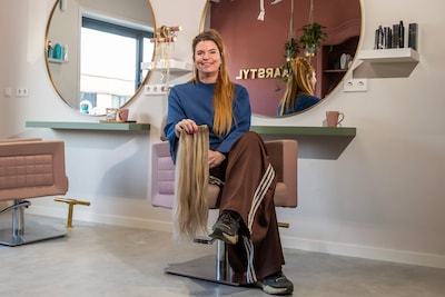 Kalende vrouwen zitten soms huilend voor de spiegel van Dayna: ‘Was continu bang dat iedereen het zag’