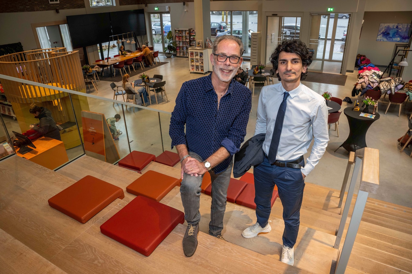 Mannen bij vrouwenpartij en opstapper wil terug: dit valt op aan Sonse ...