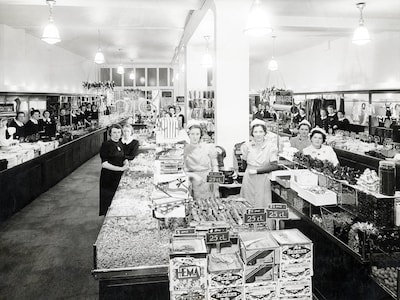 100-jarige Hema is na moeilijke periode weer ‘echt Hema’: ‘Het is weer in Nederlandse handen en dat merk je’