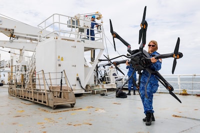 Geen fregat maar een zwerm drones: zo gaat de marine spionerende Russen in de gaten houden