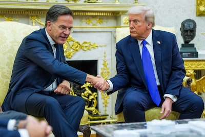 Trump kondigt voor het eerst Russische sancties aan bij bezoek Rutte